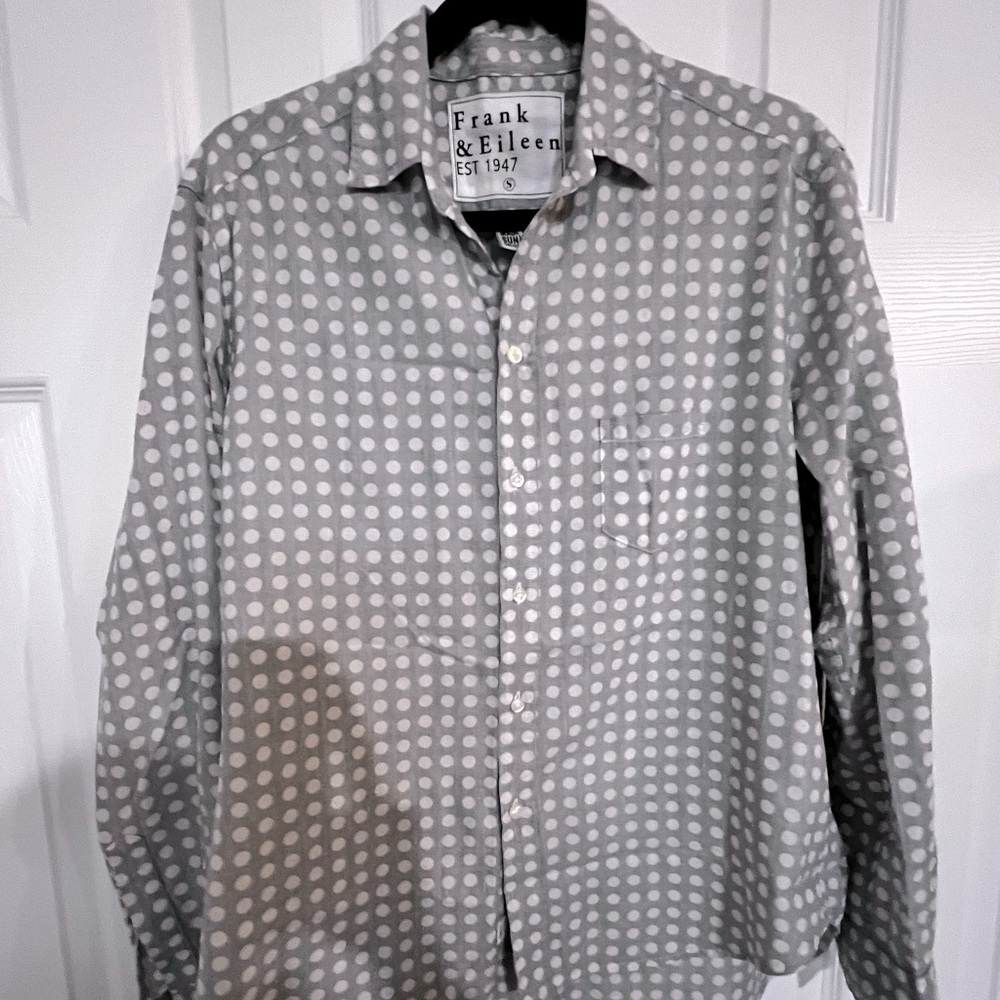 EUC Frank and Eileen gray Polk-a-dot button down shirt